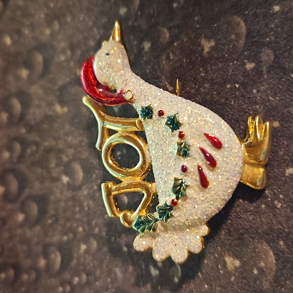 Goldtone Christmas Joy Duck Pin - Picture 2 of 3